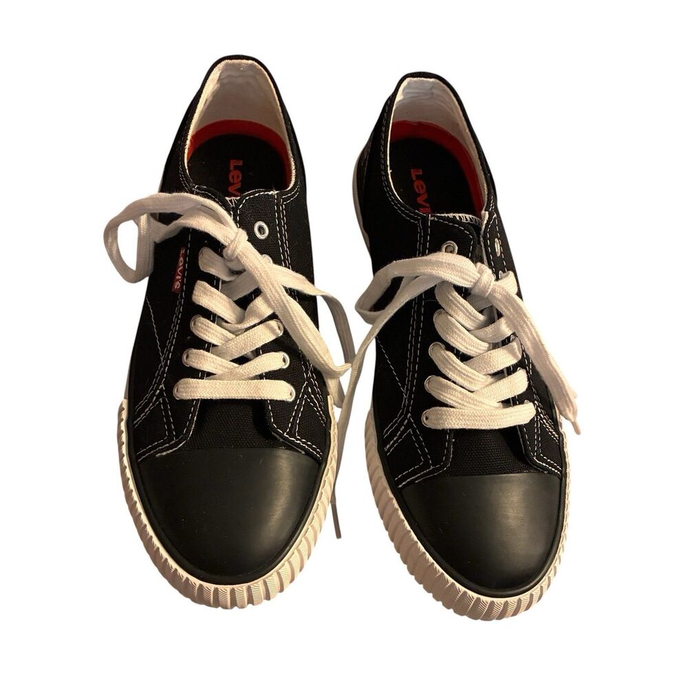 Women’s Black Levi, Low Top, Lace Up, Shoes. Size 6.5. Canvas Upper. Laced.